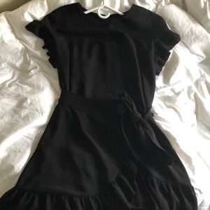 |BLACK DRESS|